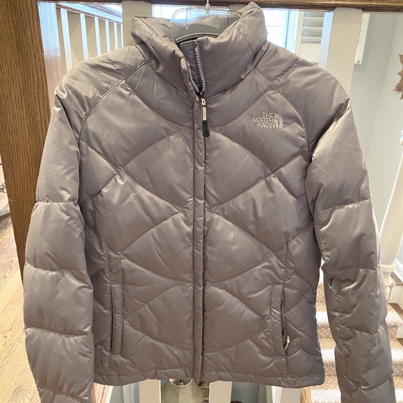 North Face women's silver puffer jacket sz small - Picture 1 of 9